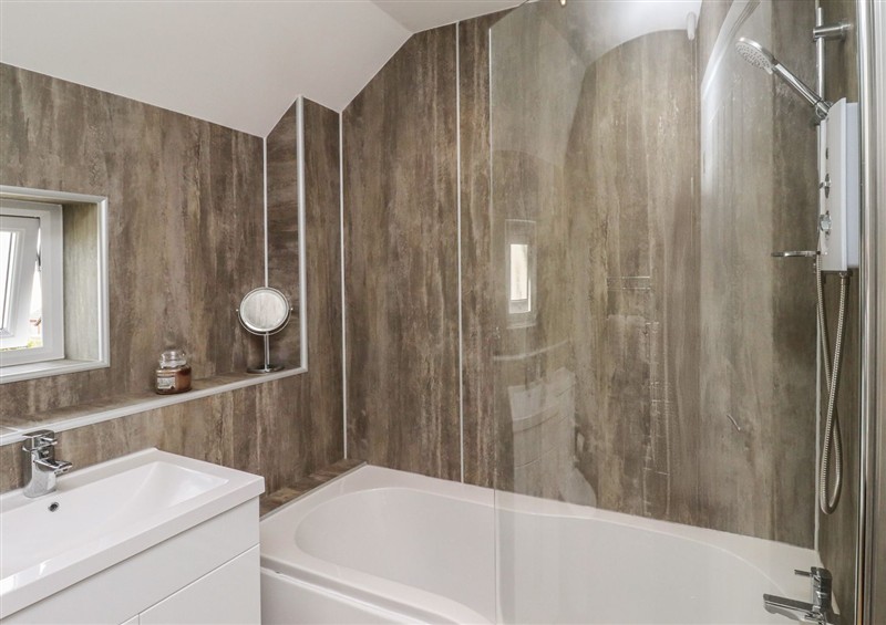 Bathroom at Tidal Watch, Seahouses