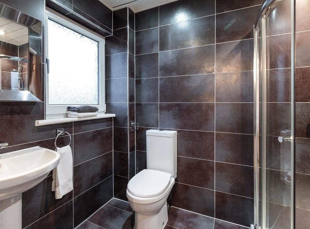 En-suite shower room (photo 2) at Tigh Na Beannaich  in Powmill, near Dollar, Clackmannanshire