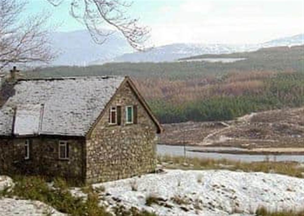 Cottage in Winter at Tigh na Caoiraich in Invergarry, Tomdoun, Inverness-Shire