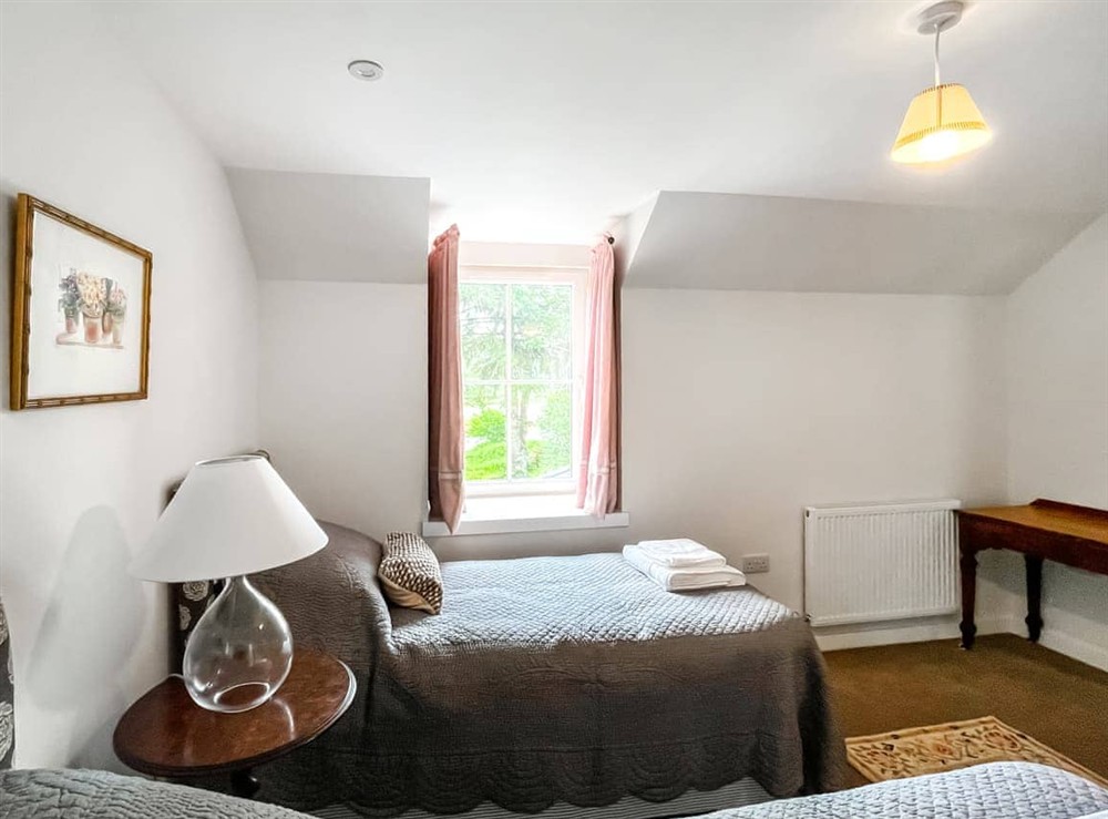 Twin bedroom