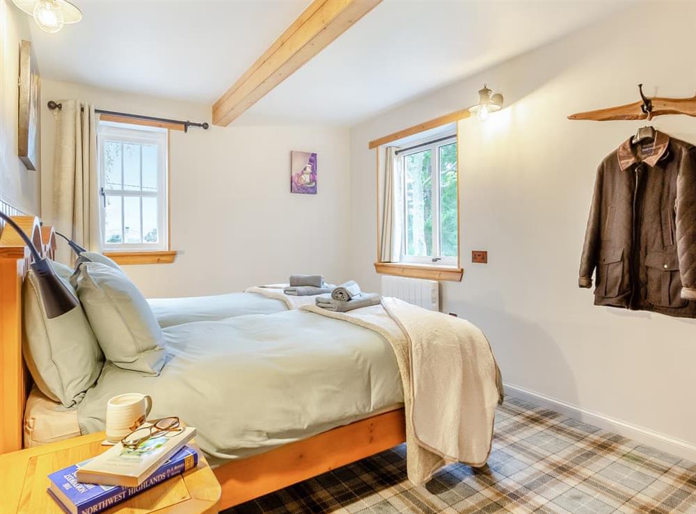 Twin bedroom at Tigh-na-Sgoile in Foxhole, Inverness-Shire