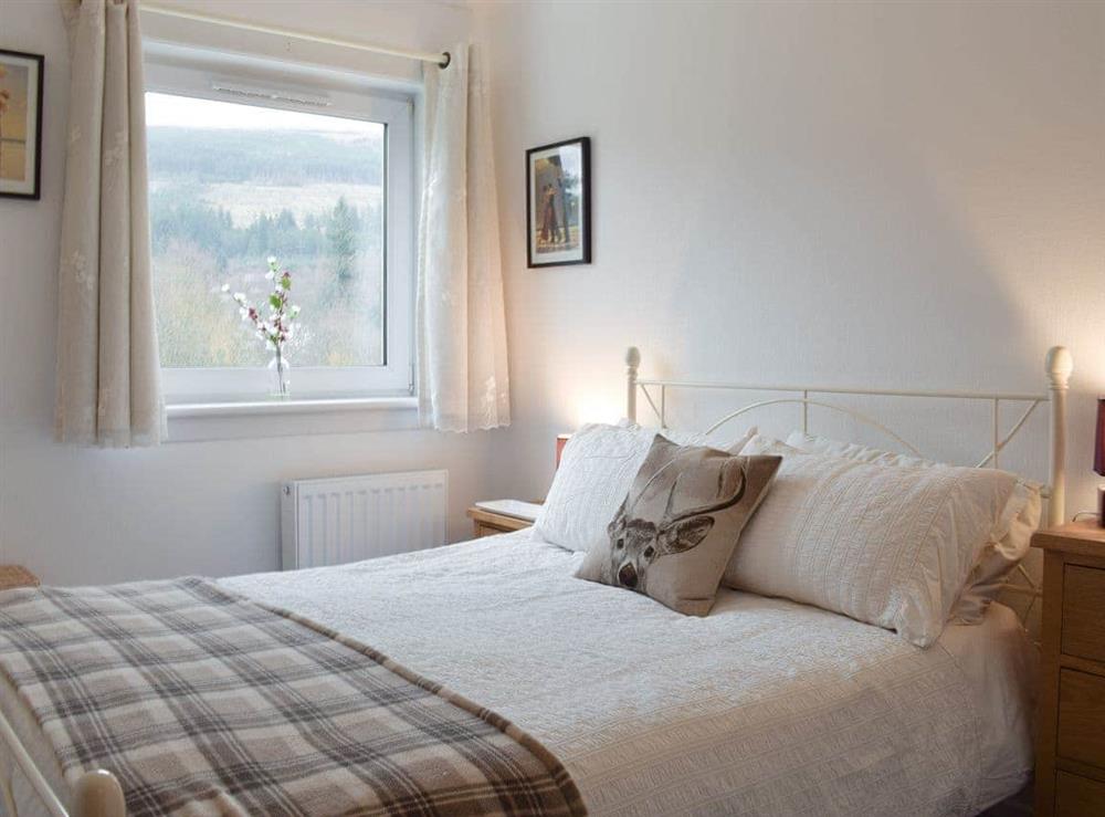 Peaceful double bedroom at Tigh Raineach in Strathyre, Callander, Perthshire