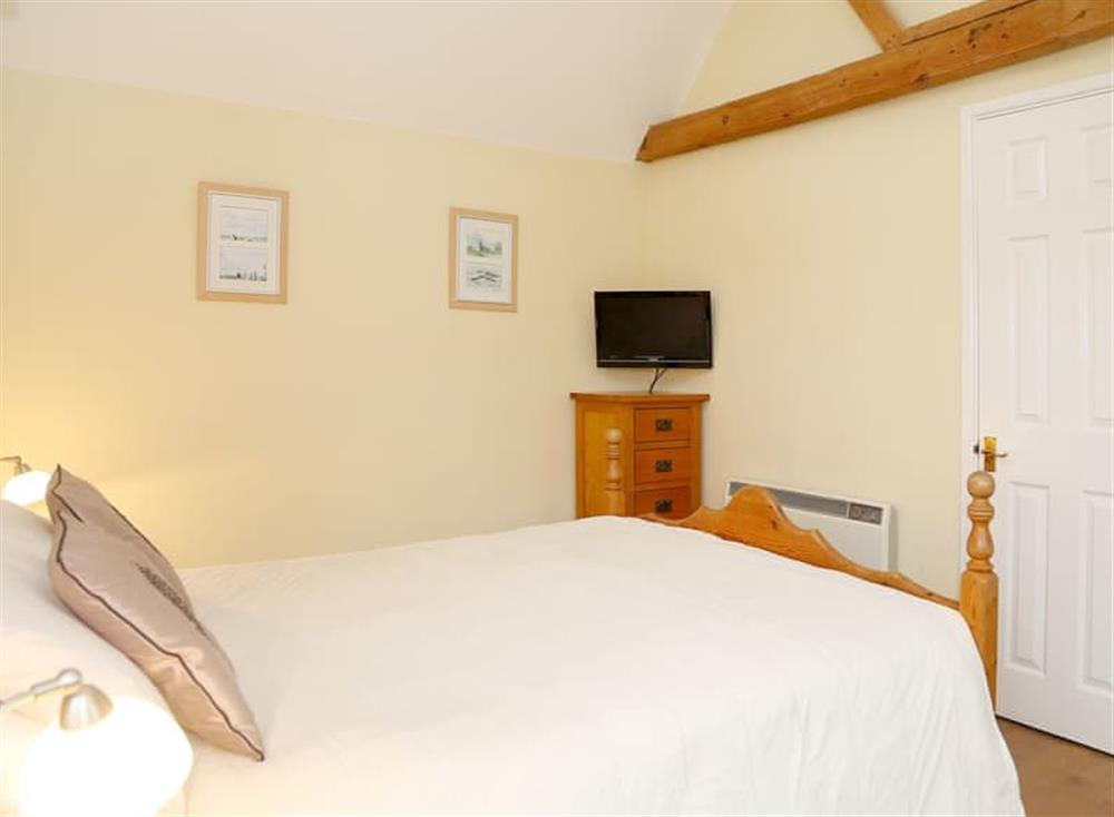 Double bedroom (photo 2) at Tilmangate Barn in Ulcombe, Kent