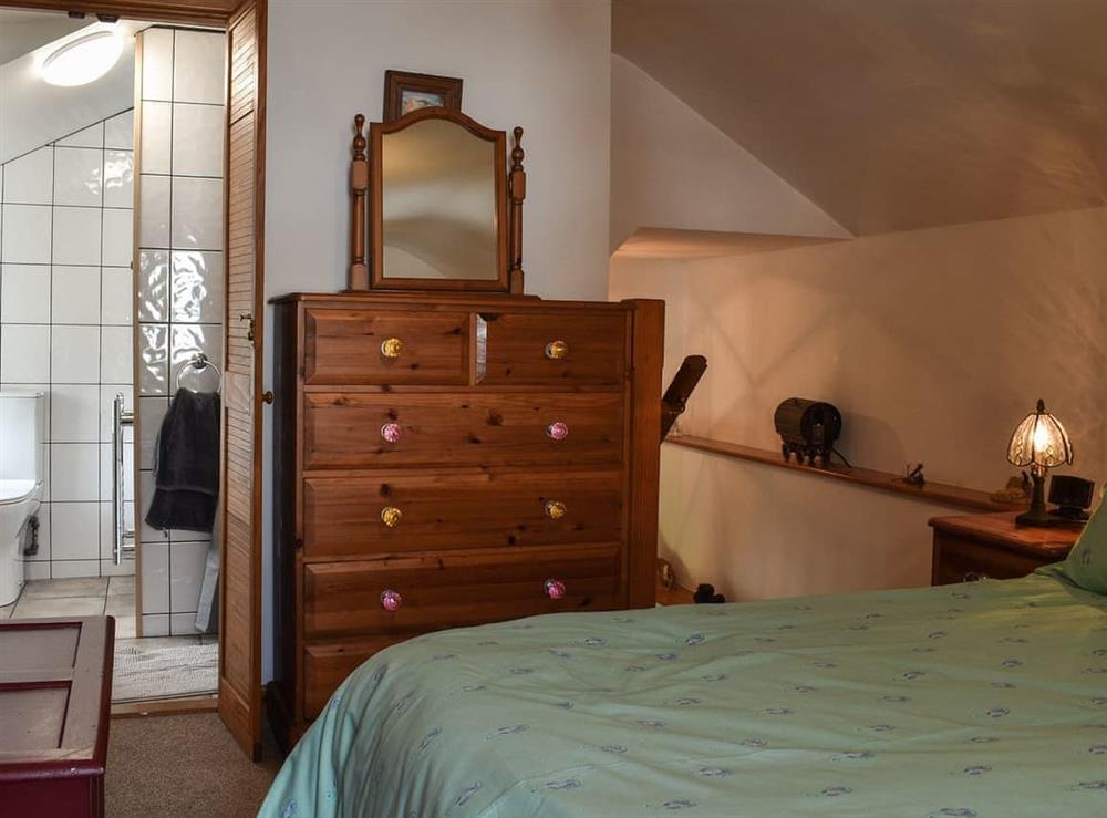 Double bedroom (photo 3) at Tinners Gate in Pensilva, Cornwall