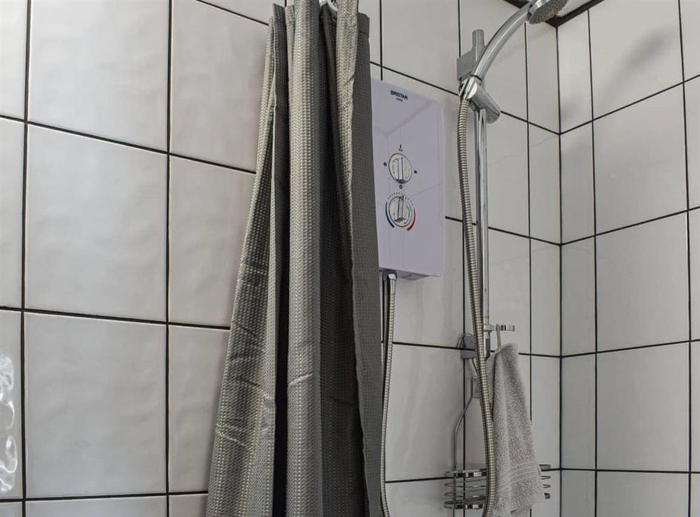 Shower room (photo 2) at Tinners Gate in Pensilva, Cornwall