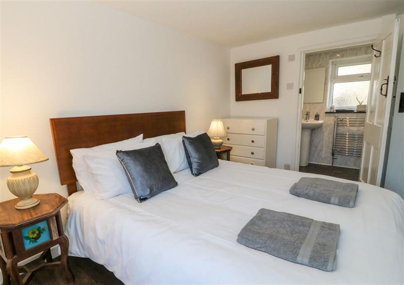 One of the 2 bedrooms (photo 2) at Tinners, Gunnislake