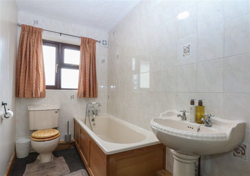 This is the bathroom at Tir Mawr, Niwbwrch (newborough)