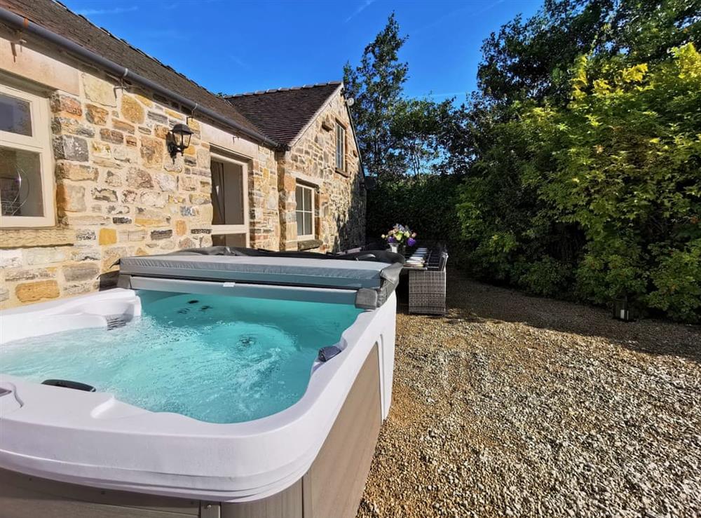 Luxurious hot tub at Tissington Ford Barn in Bradbourne, Derbyshire