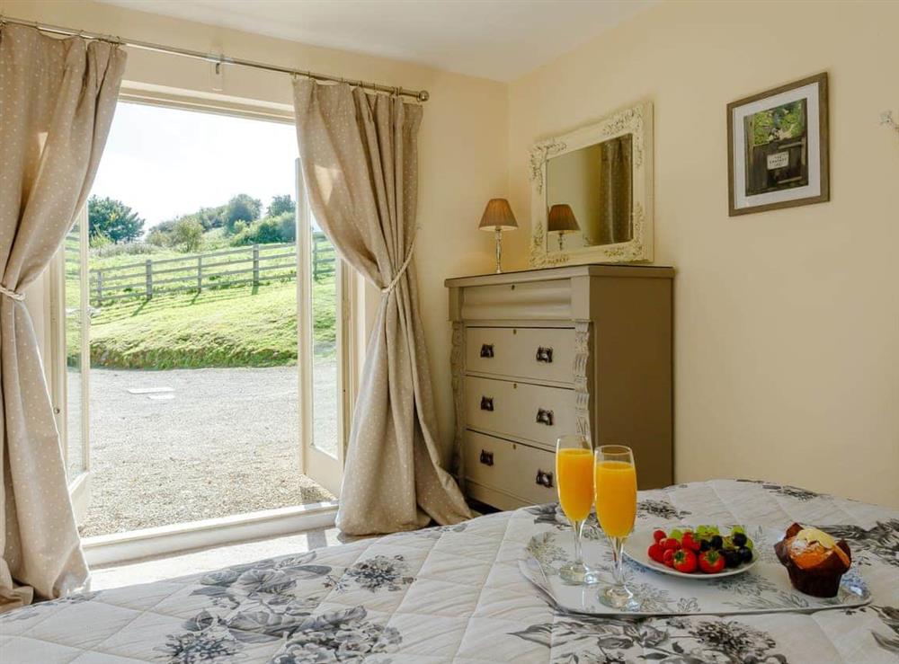 Stylish en-suite double bedroom at Tissington Ford Barn in Bradbourne, Derbyshire