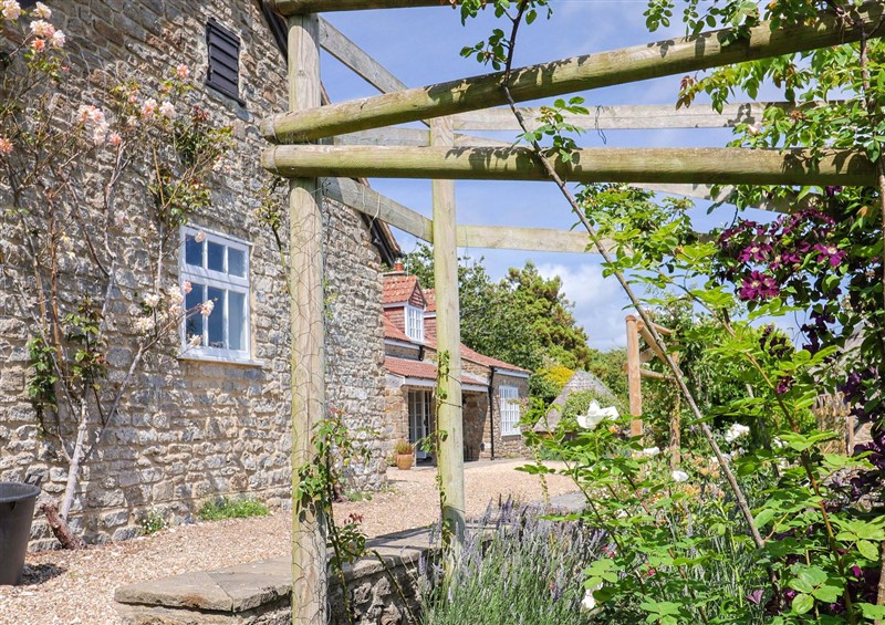The setting of Tithe Barn Cottage