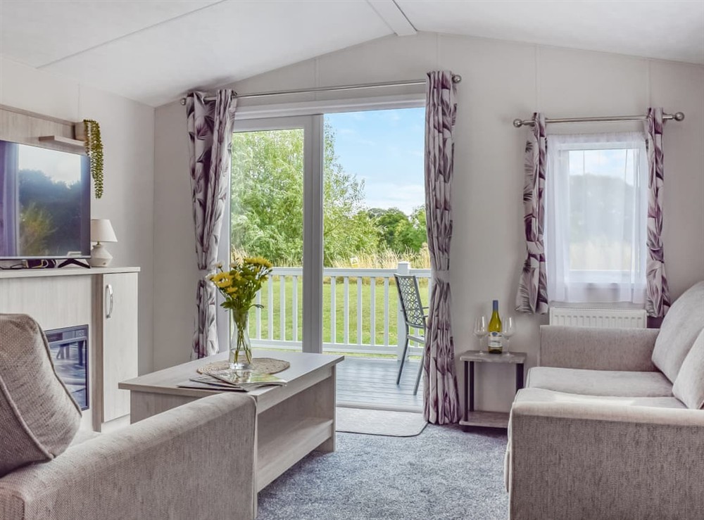 Open plan living space (photo 2) at To The Brink in Northampton, Northamptonshire