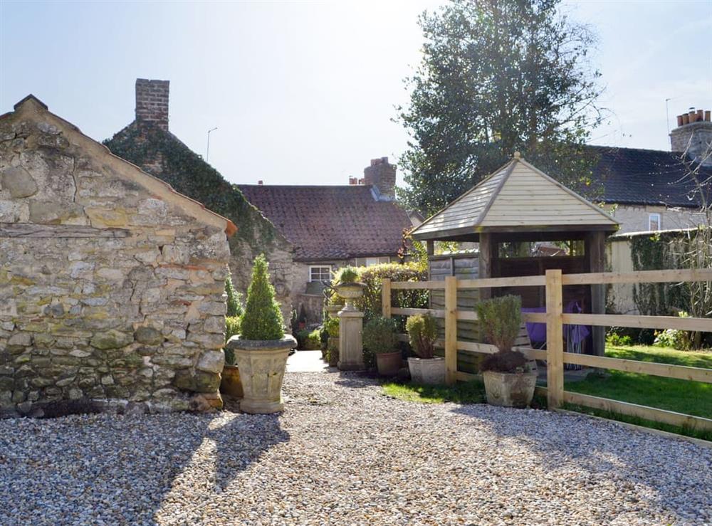 Gravelled patio area at Toad Hall in Helmsley, North Yorkshire