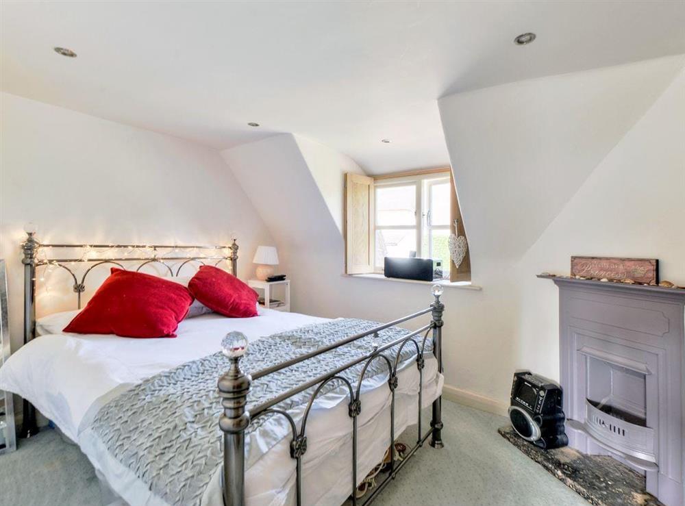 Cosy double bedroom at Tom Cottage in Wing, near Oakham, Leicestershire
