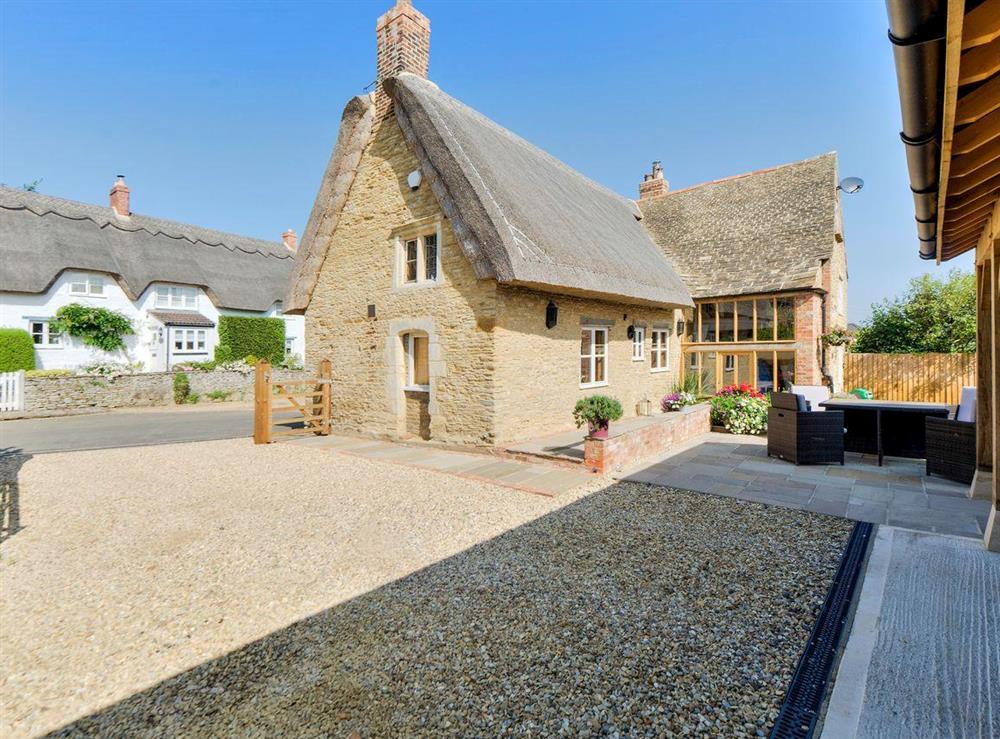 Delightful Grade II listed thatched cottage
