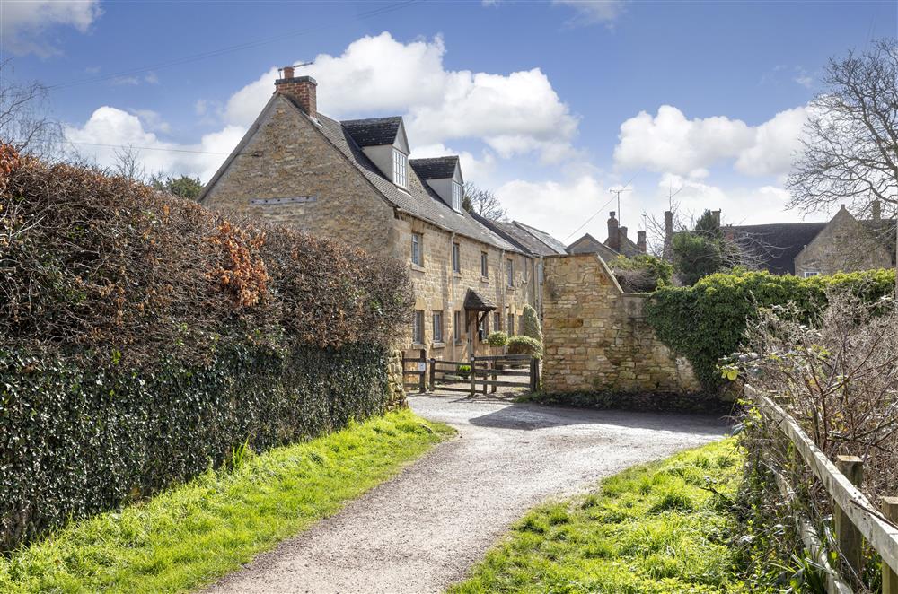 The private lane leading to Top Cottage, Broadway