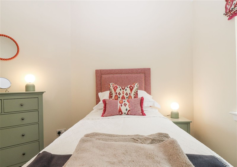 A bedroom in Top Cottage at Top Cottage, Cupar