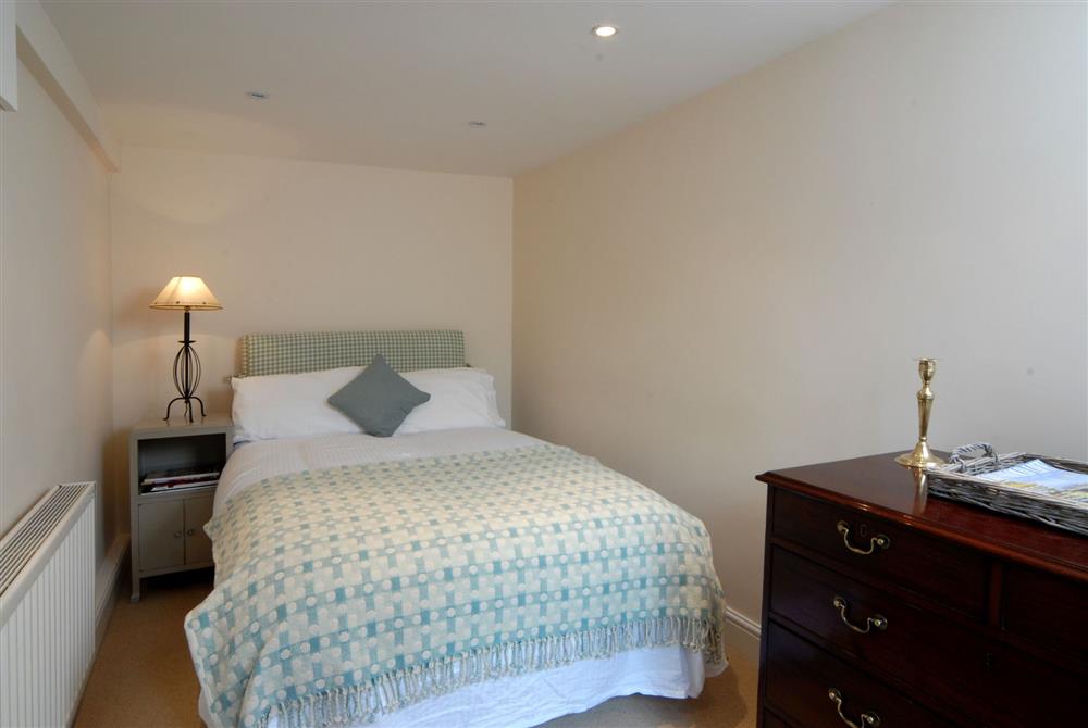 Bedroom with 4’6 double bed at Top Cottage, Oddington, Upper Oddington