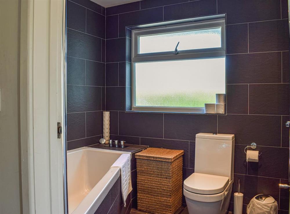 Bathroom at Top Deck in Gorran Haven, Cornwall