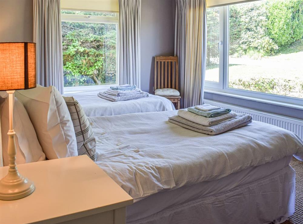 Twin bedroom (photo 2) at Top Deck in Gorran Haven, Cornwall