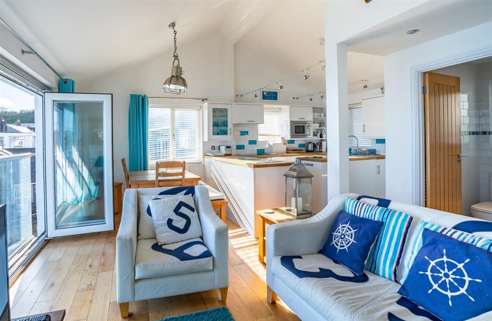 Interior (photo 3) at Top Deck in Portscatho, Cornwall