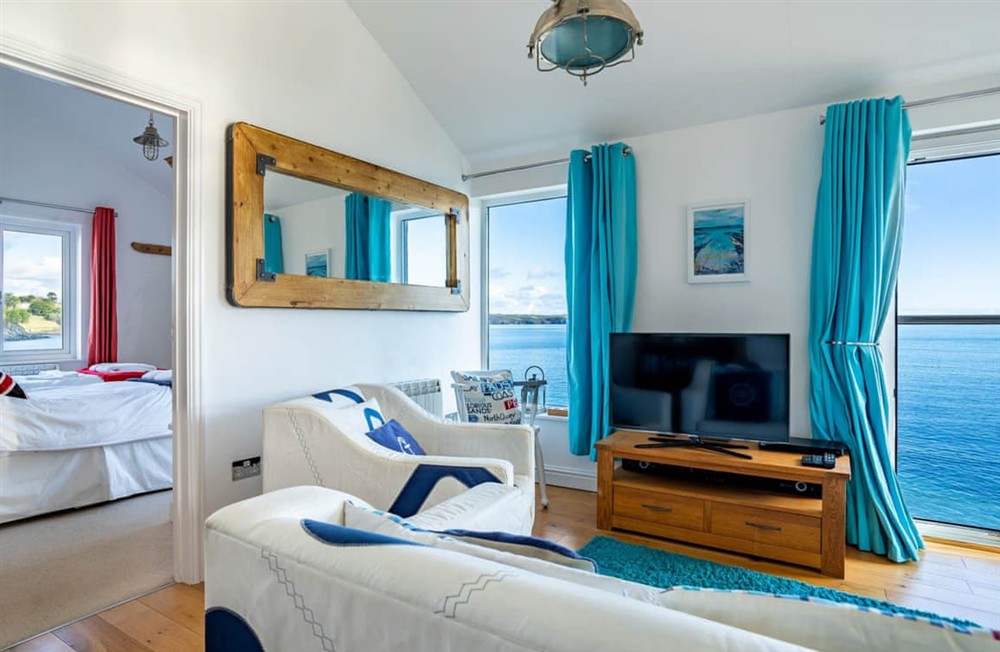 Living area (photo 6) at Top Deck in Portscatho, Cornwall