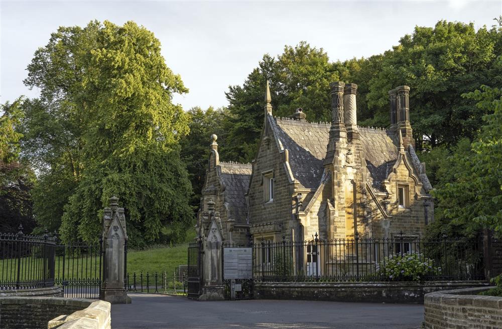 Top Lodge sits on the lane leading to Broughton Hall