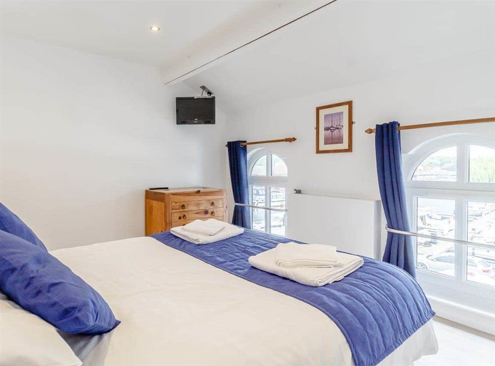 Double bedroom (photo 5) at Top Sail in Wroxham, Norfolk