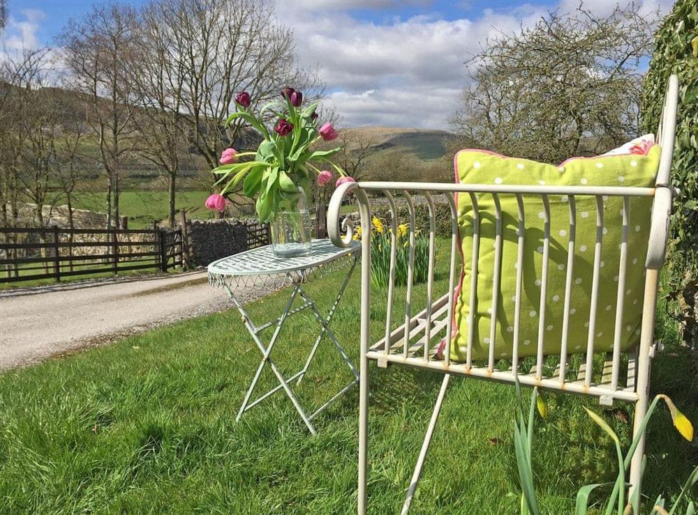 Relax and enjoy the peace at Tophams Laithe in Conistone with Kilnsey, Grassington, North Yorkshire