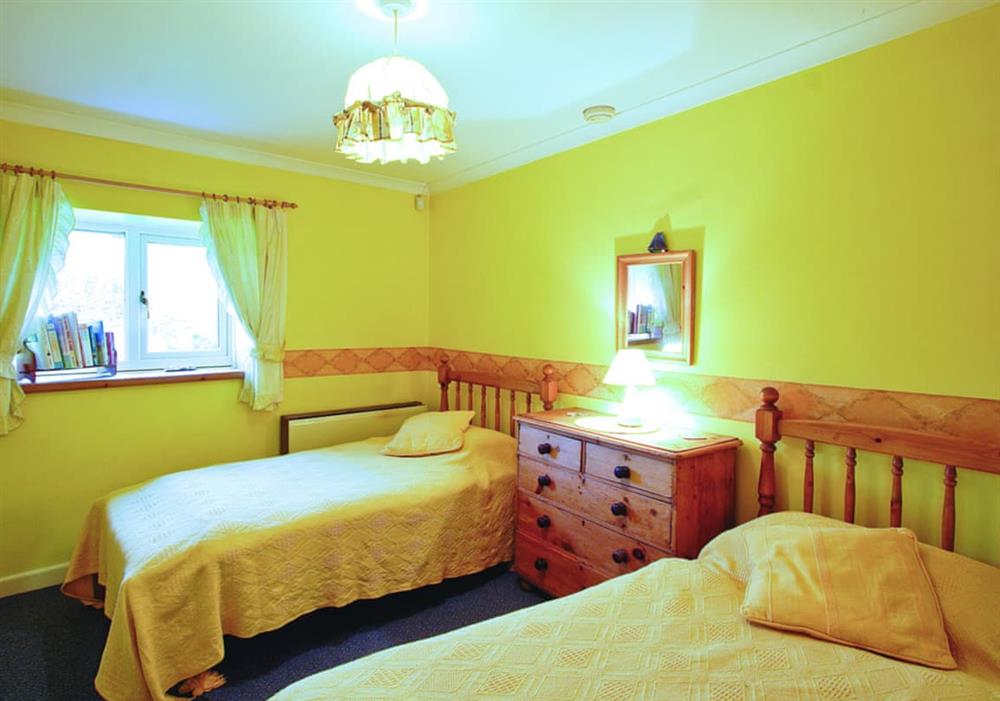 Tor Barn twin bedded room at Tor Barn in Penzance, Cornwall