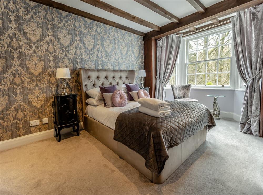 Double bedroom (photo 11) at Tormaukin House in Glendevon, near Gleneagles, Clackmannanshire