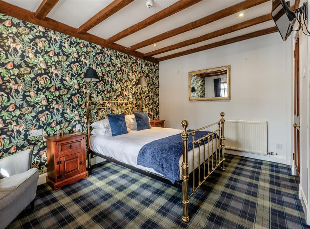 Double bedroom (photo 14) at Tormaukin House in Glendevon, near Gleneagles, Clackmannanshire