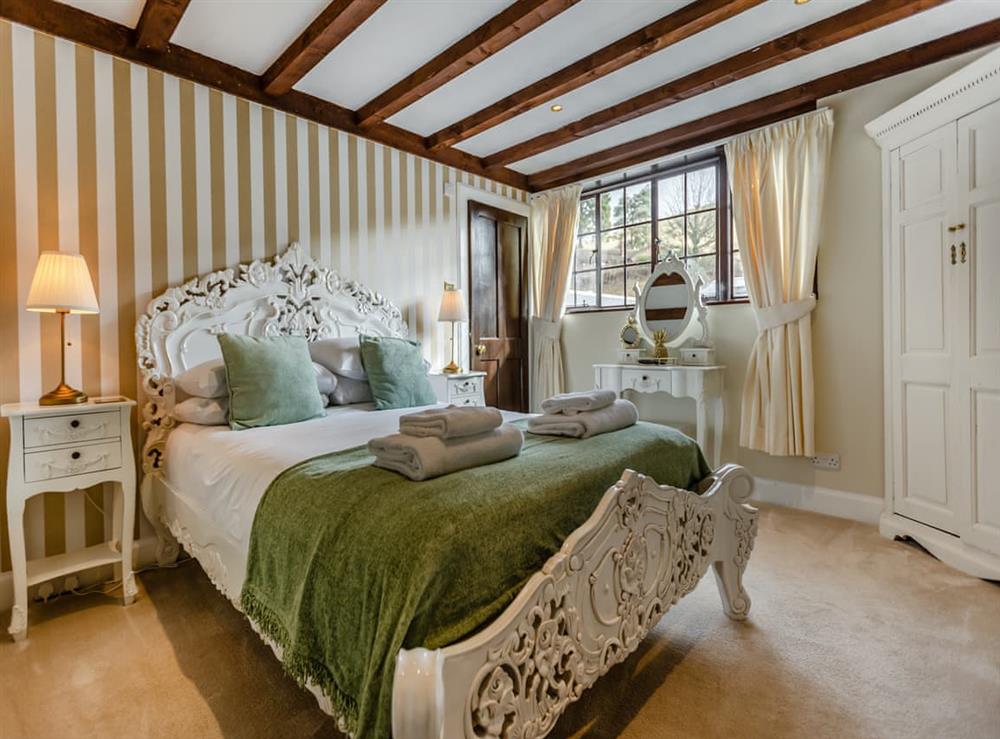 Double bedroom (photo 3) at Tormaukin House in Glendevon, near Gleneagles, Clackmannanshire