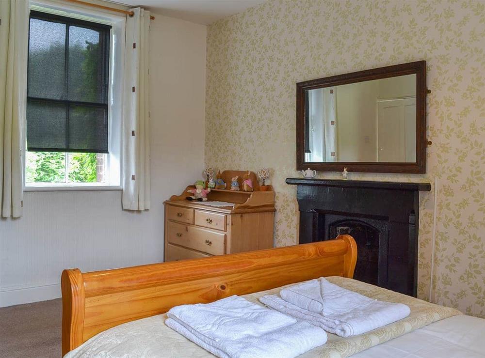 Charming and romantic double bedroom at Ticket Office, 