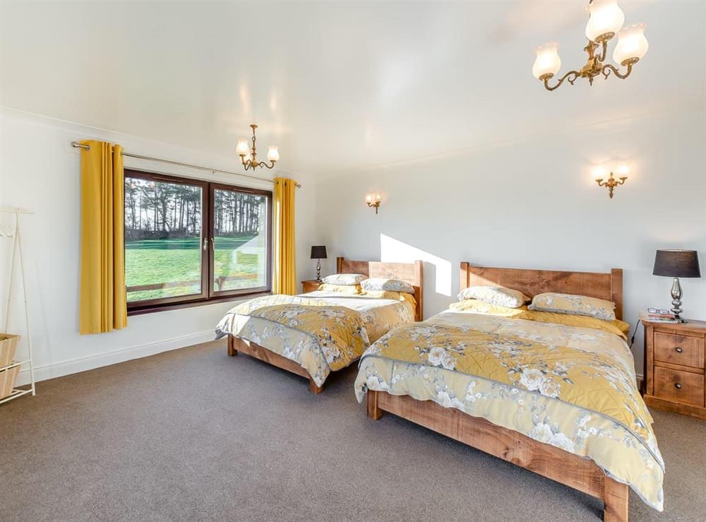 Twin bedroom at Towford Farm Bungalow in Jedburgh, Roxburghshire
