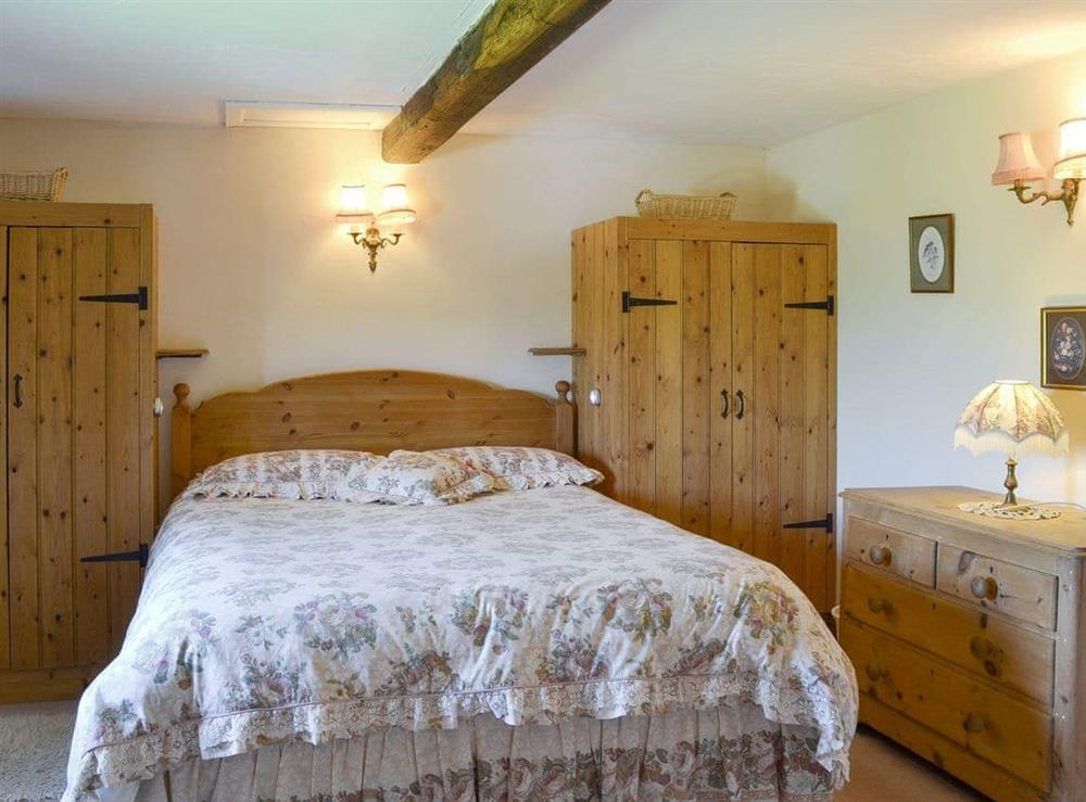 Peaceful double bedroom with en-suite at Townfield Farm in Kettleshulme, near Whaley Bridge, Derbyshire
