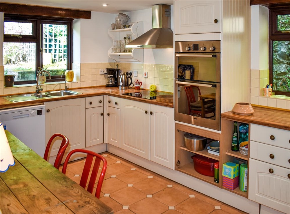 Kitchen (photo 2) at Townwood House in Tiverton, Devon