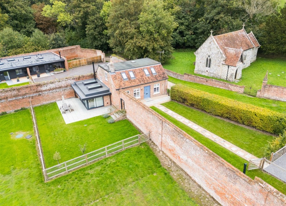 The garden (photo 4) at Trafalgar Gardens in Downton