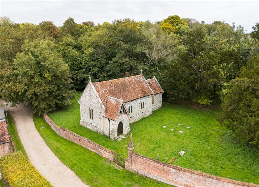 This is the setting of Trafalgar Gardens (photo 2) at Trafalgar Gardens in Downton