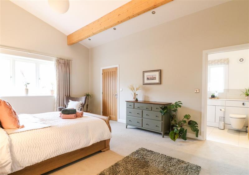 Bedroom at Tranquil Waters Wellness Retreat, Hexgreave Hall Estate