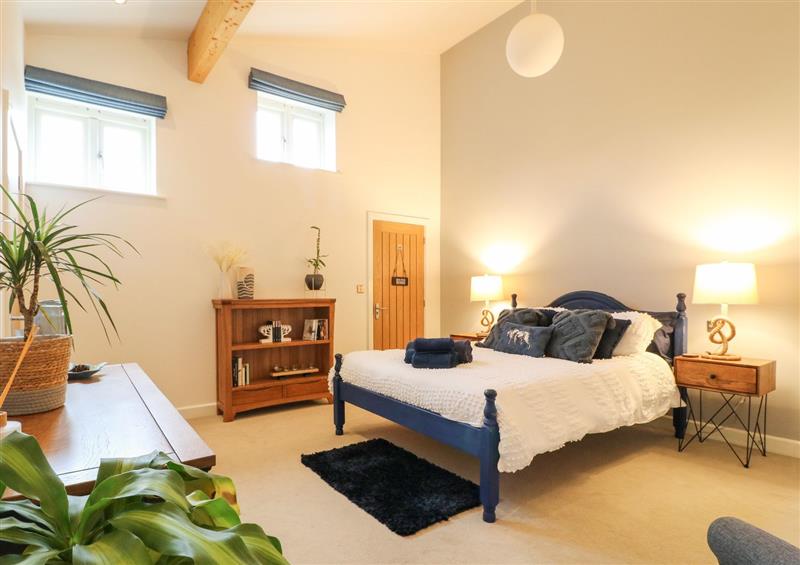 This is a bedroom at Tranquil Waters Wellness Retreat, Hexgreave Hall Estate