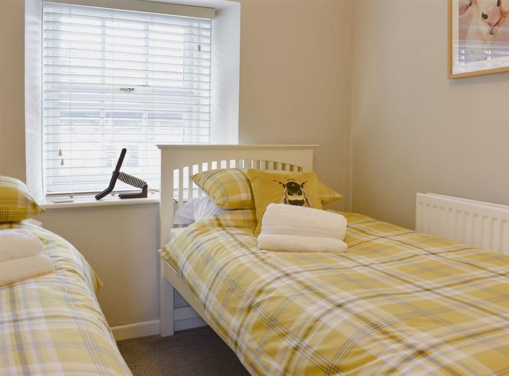 Twin bedroom at Treadle Cottage in Kirkby Lonsdale, Cumbria