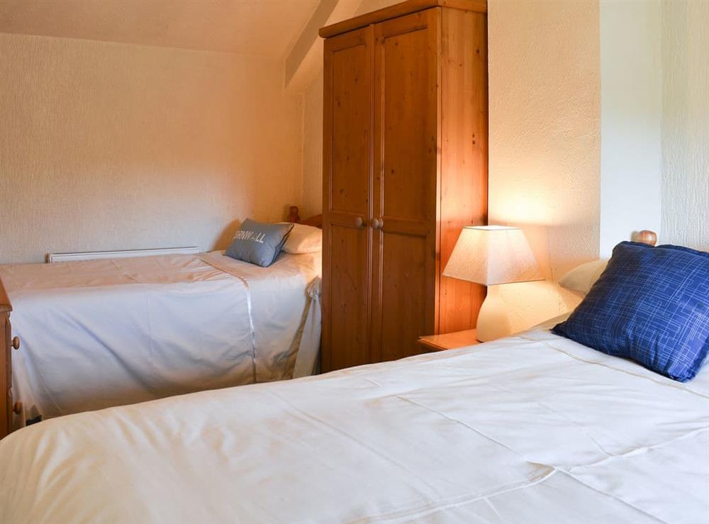 Twin bedroom at Holly, 