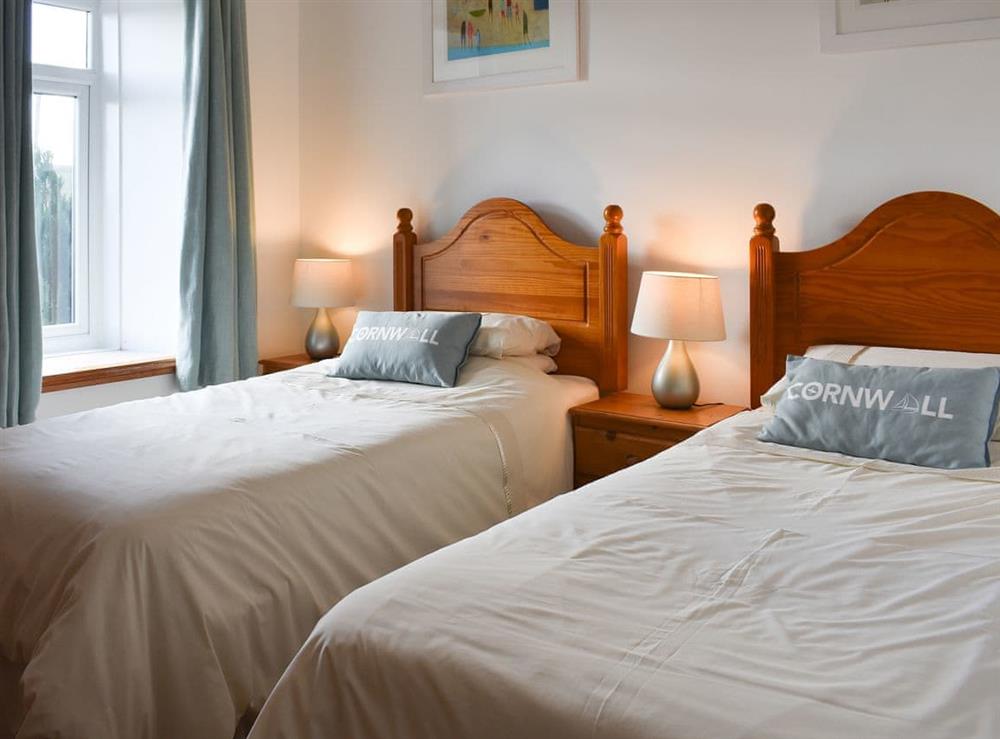 Twin bedroom at Linhay,