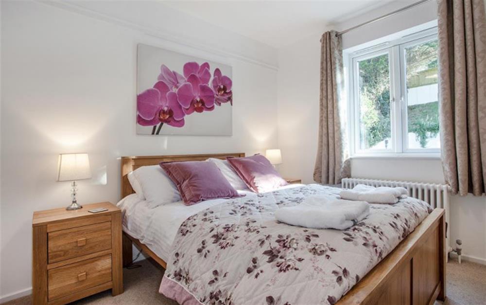 Bedroom 3 with double bed at Tredarloe in Salcombe
