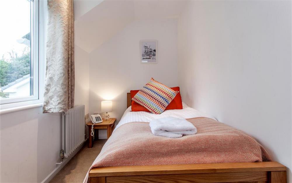 Bedroom 5 with single bed at Tredarloe in Salcombe