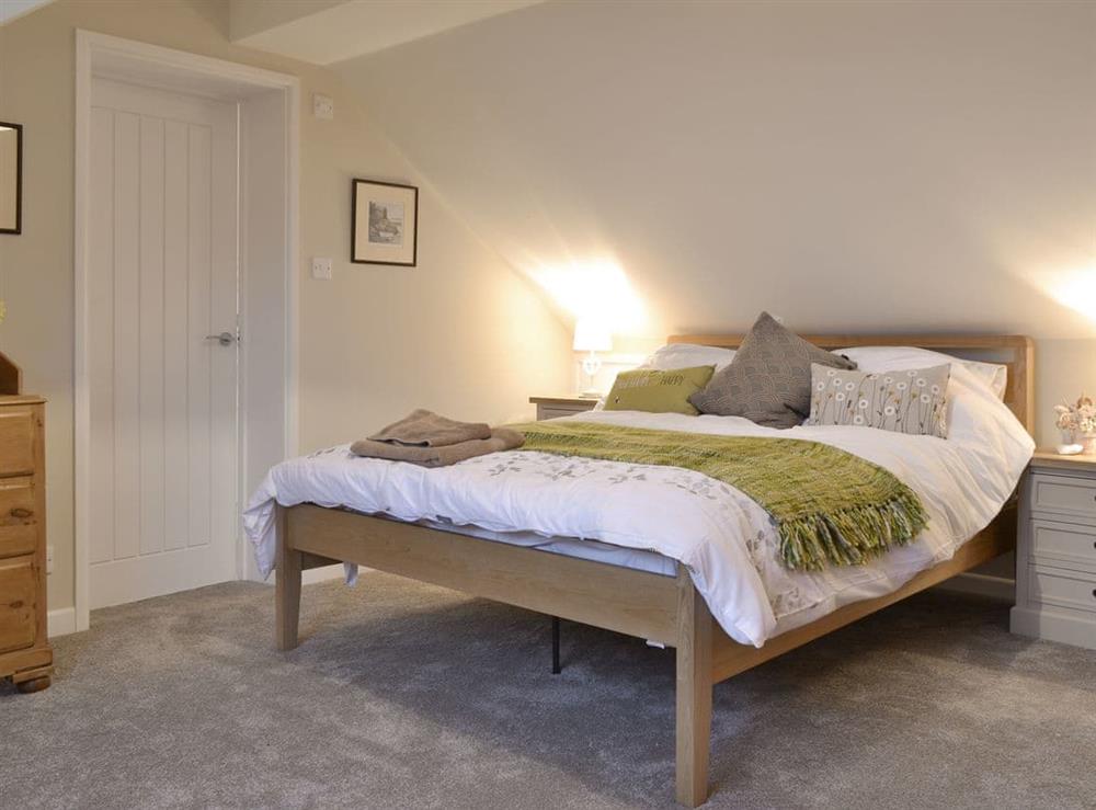 Peaceful first floor en-suite double bedroom at Treen in Lansallos, near Looe, Cornwall