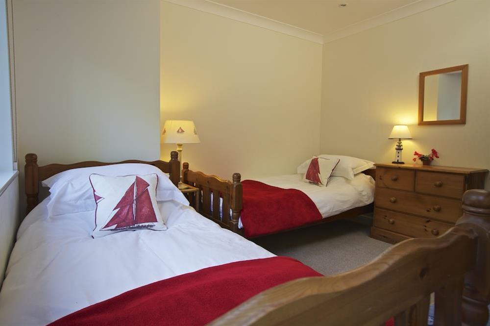 Second twin bedroom on ground floor at Treetops in Moult Hill, Salcombe