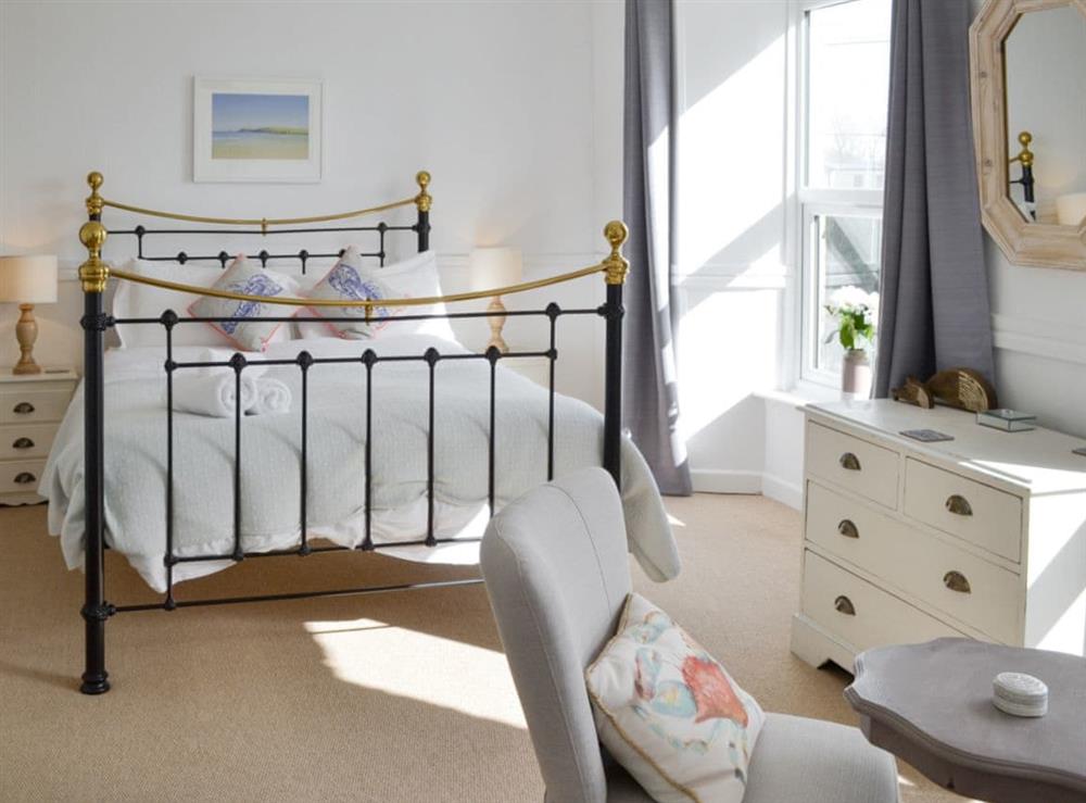 Attractive double bedroom with en-suite at Treginegar Farmhouse in St Merryn, near Padstow, Cornwall