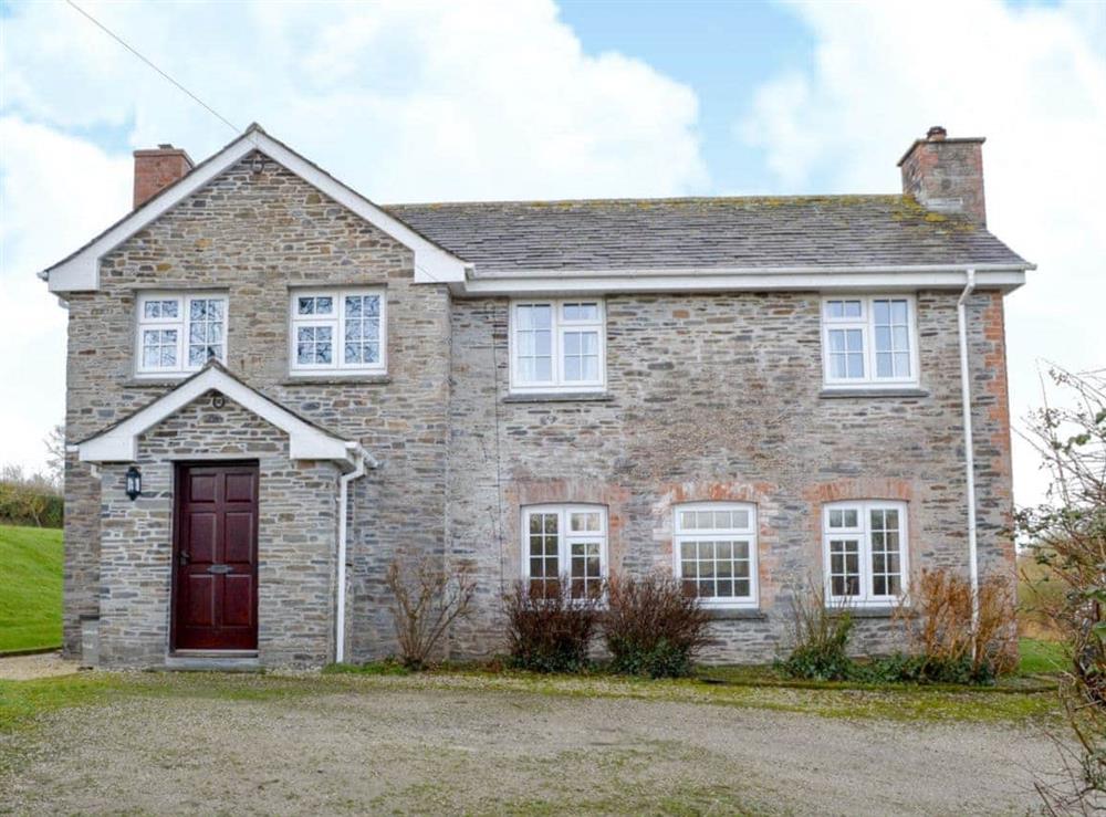 Tregunna Cottage is a detached property