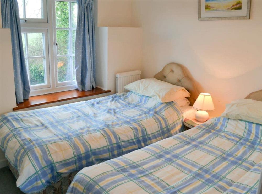 Cosy tiwn bedroom at Tregunna Cottage in Edmonton, near Wadebridge, Cornwall